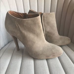 Aldo Women's Booties Tan Size 9 4-5" Heels Excellent Condition